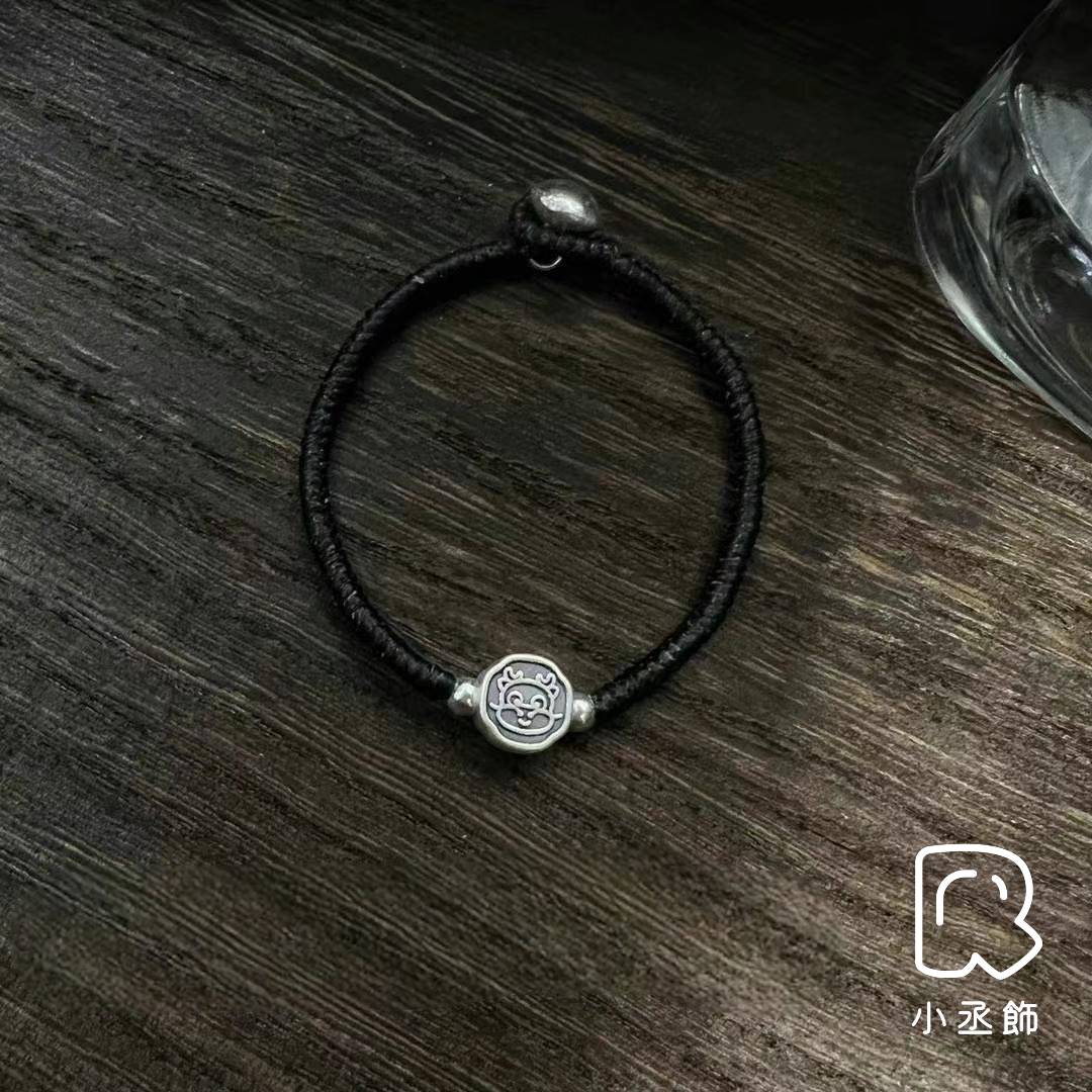 小丞飾 韓國製 龍年來可愛圓餅小龍蜜蠟手鍊 17公分 $990 #86