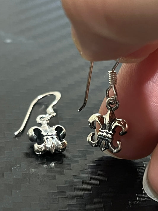 小丞飾
復古時髦個性船錨耳勾耳環
E6041902