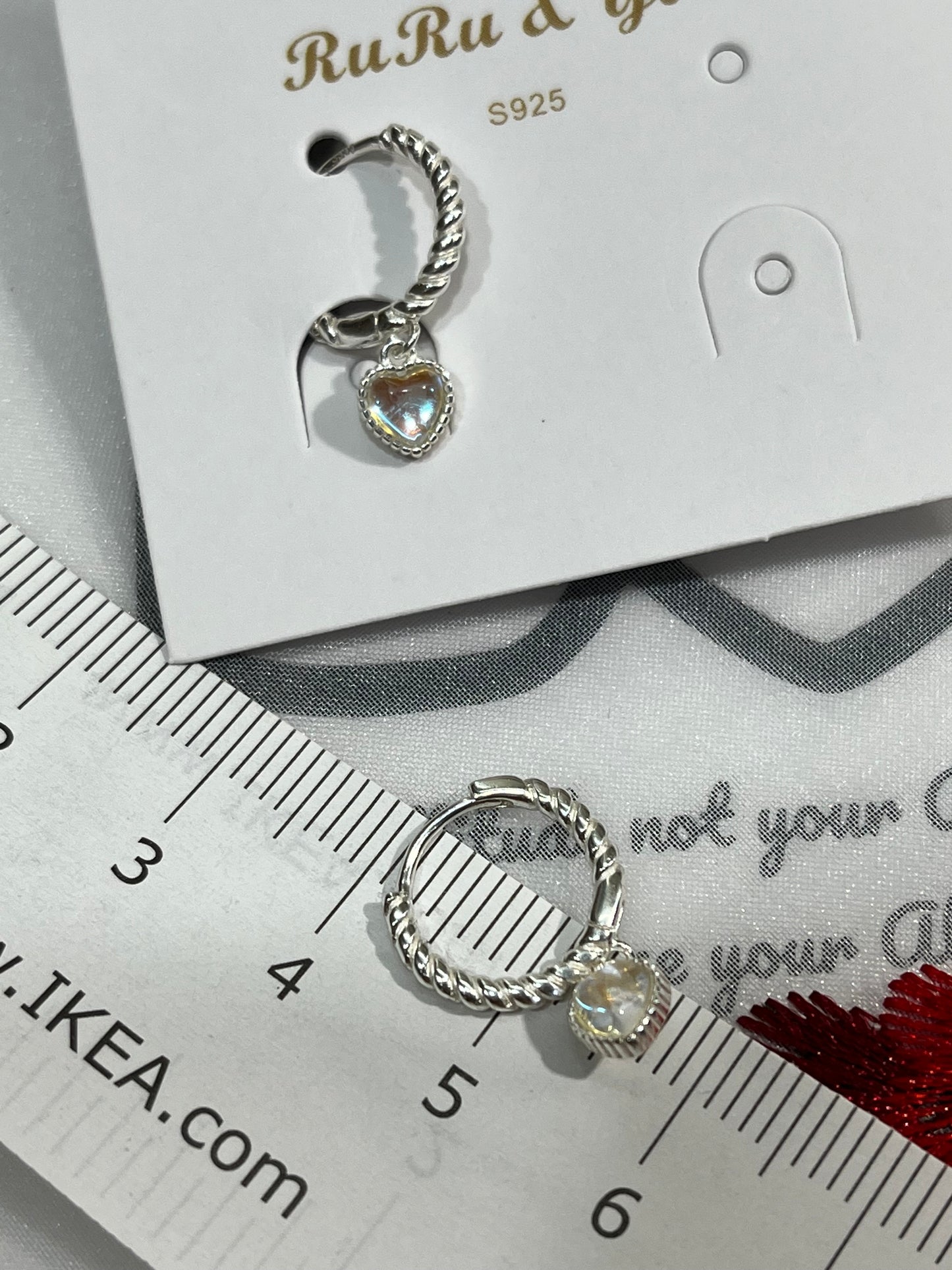 小丞飾 麻花圈圈月光石耳環 耳圈約0.9公分 $360 #111