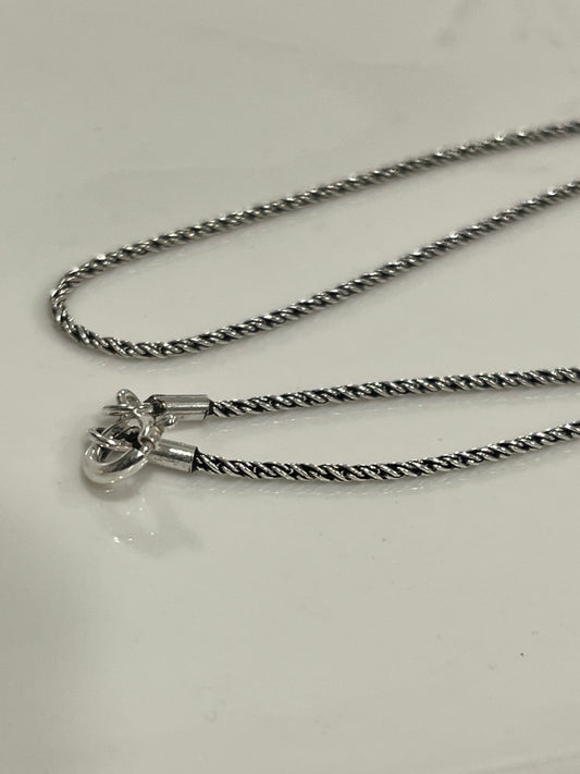 小丞飾 韓國製造 
40公分復古麻花鎖骨素鏈
$590     #N1003