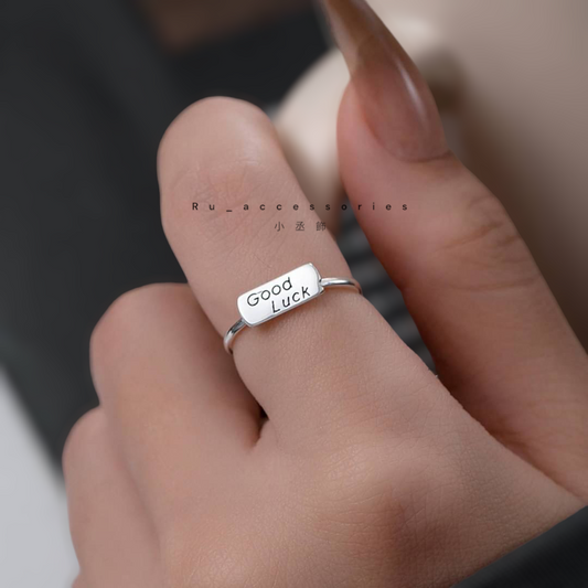 幸運英文細戒$170  #106