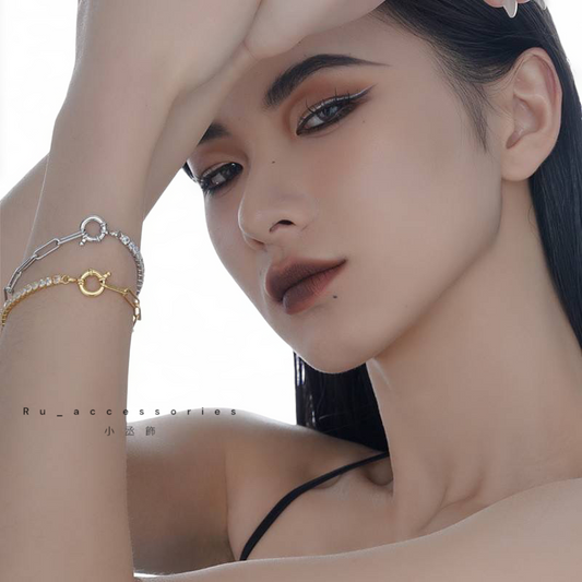 小丞飾
S925純銀手鍊 3mm鑲鑽拼接回形鏈 氣質女生手飾 $1290
金銀兩色
總長18公分 小手往內扣 B601116