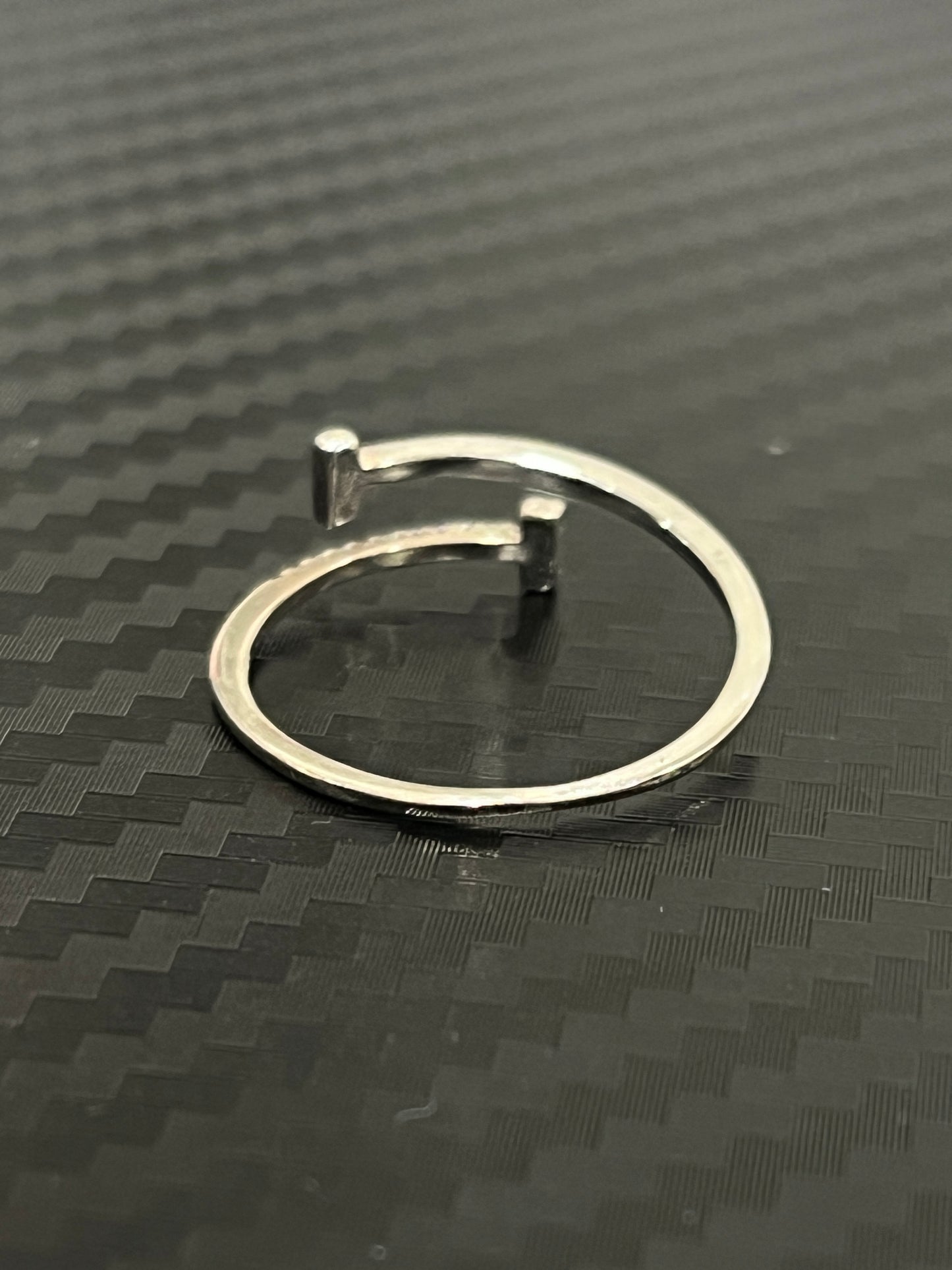 小丞飾
T字微鑲調節戒指
$390 R601113