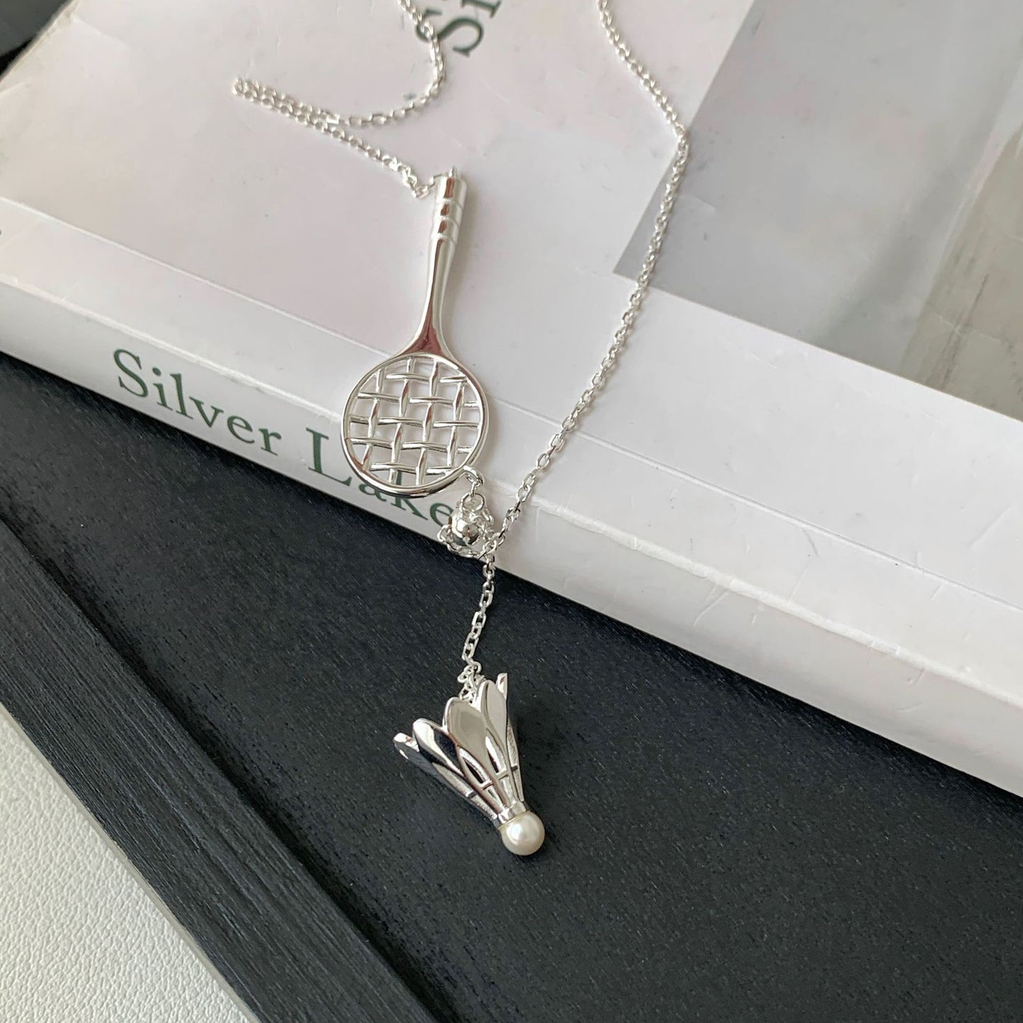 小丞飾
S925純銀羽毛球拍抽拉項鍊女韓國小眾設計高級感復古小紅書鎖骨鏈
羽球🏸的頭是珍珠喔 很可愛
50+3+3公分
$1490 N601035