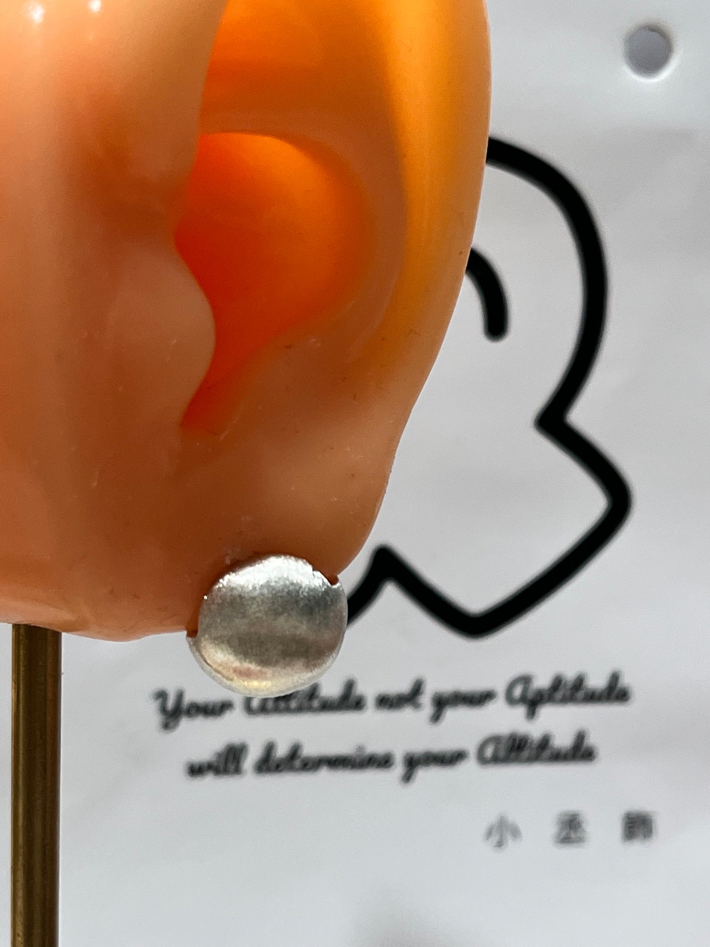 小丞飾 拉絲圓珠耳環 圈口8mm , 珠珠13mm $390