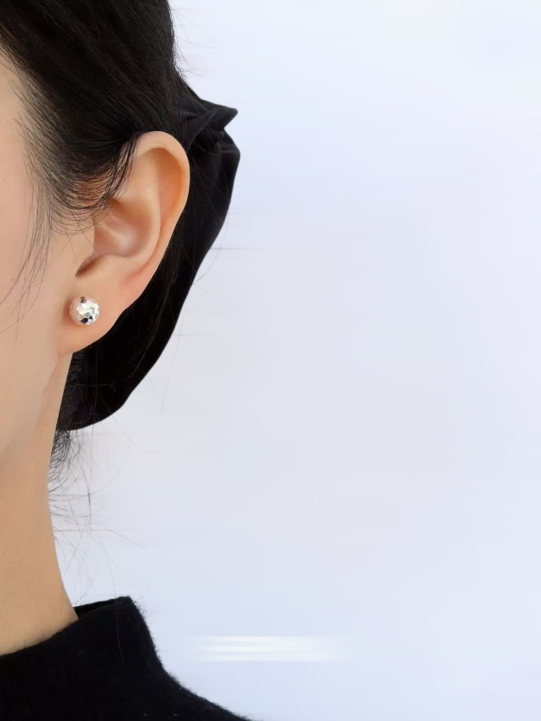 小丞飾 超美!低調又高級!
圓珠碎冰耳釘$490。R601291