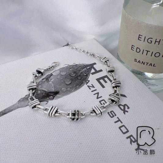 小丞飾 通體全純銀s925正韓韓國製造 大小橢圓交疊太可愛而且有點像拖鞋造型🧡個性重工手鍊材質:925銀顏色:銀色尺寸:16+3公分價格: $2190  #132