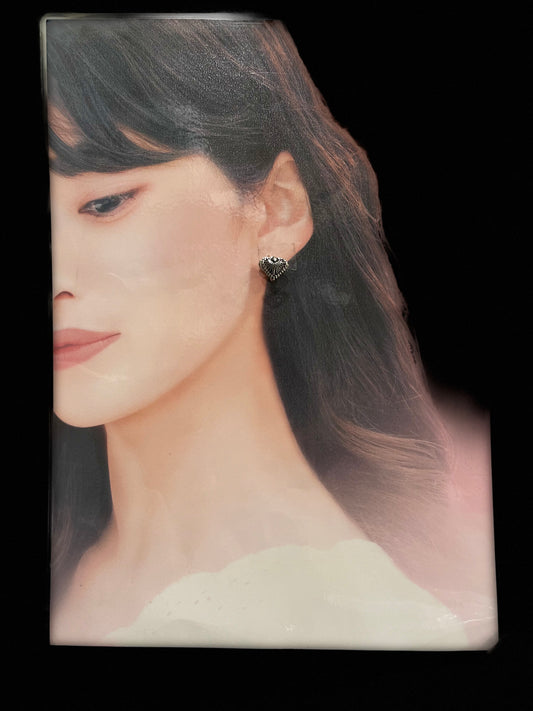 小丞飾 質感100分
復古風條紋愛心易扣式耳環 耳扣內直徑約1公分
銀色/金色 E0601
$790