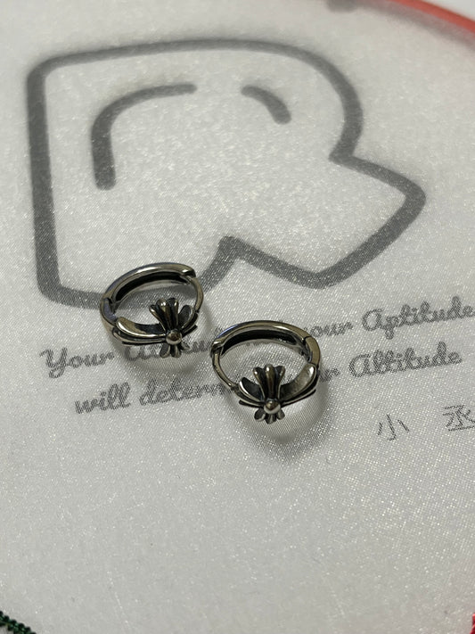 小丞飾 十字花復古耳圈 1公分 $390 #109