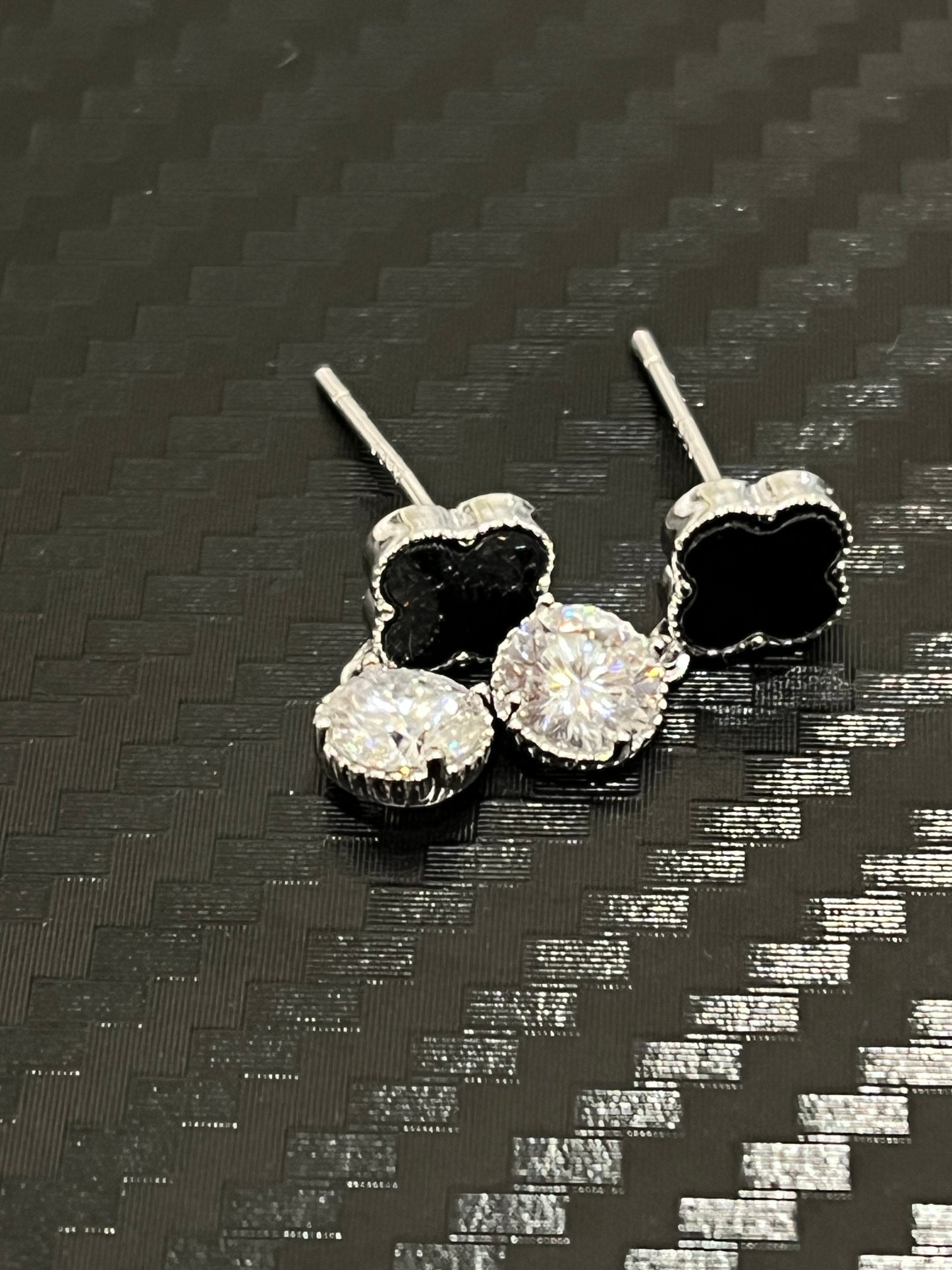 小丞飾-莫桑鑽50分-可愛幸運草☘️莫桑耳釘 E6031408