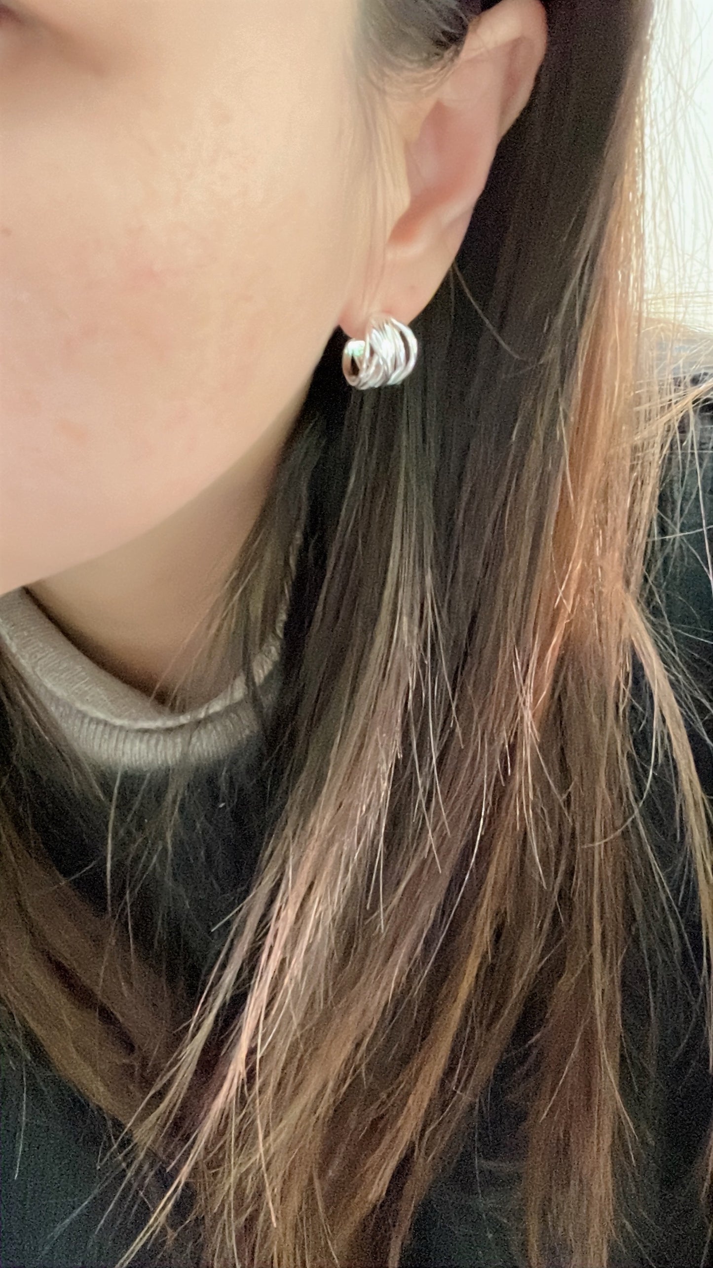 小丞飾
質感多線設計圓弧造型耳環
$990 #E601031