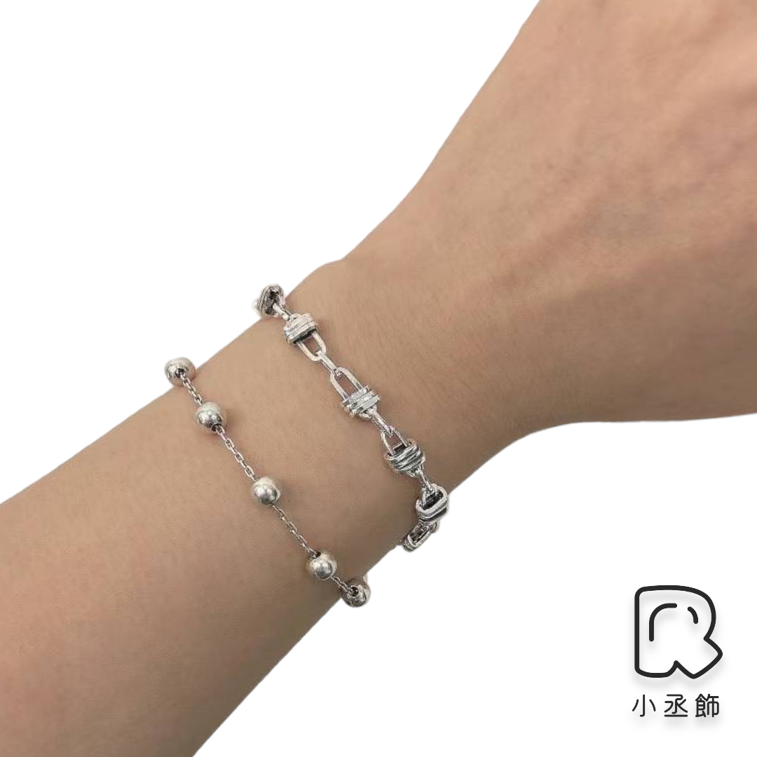 小丞飾 通體全純銀s925正韓韓國製造 大小橢圓交疊太可愛而且有點像拖鞋造型🧡個性重工手鍊材質:925銀顏色:銀色尺寸:16+3公分價格: $2190 #132