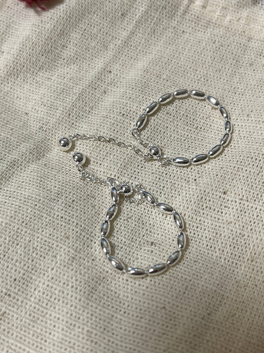 小丞飾 米粒抽拉款戒子 $220