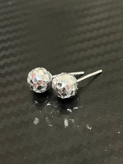 小丞飾 超美！低調又高級！
圓珠碎冰耳釘$490。R601291