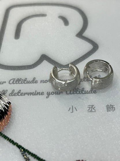 小丞飾 拉絲厚度6.5mm耳圈 圈口9mm $390 #136
