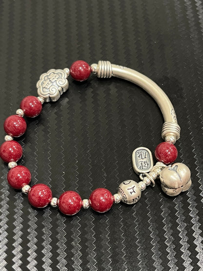 小丞飾
吉繩記事事如意平安健康五福禮物女s925銀飾手鍊朱砂串珠手串 
$1990 彈力繩適合14-17公分手圍 B601112