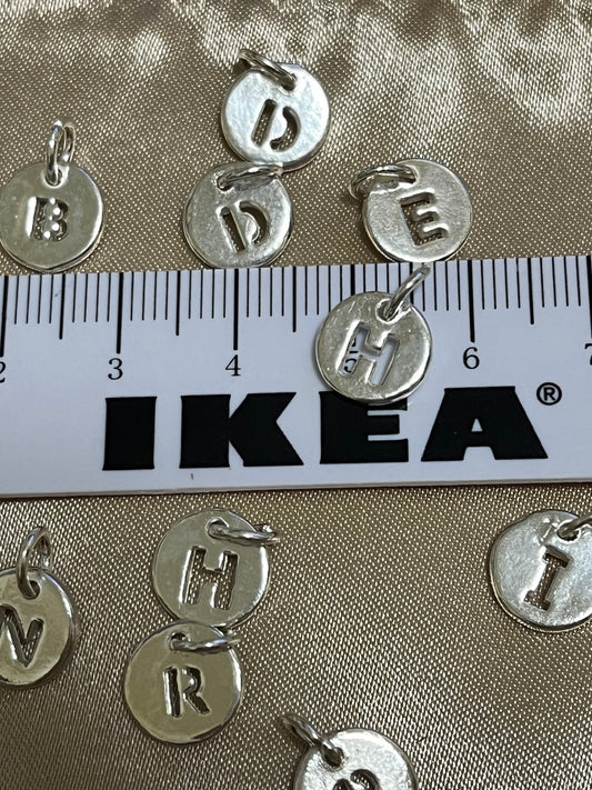 小丞飾 字母圓墜  P602071   $190