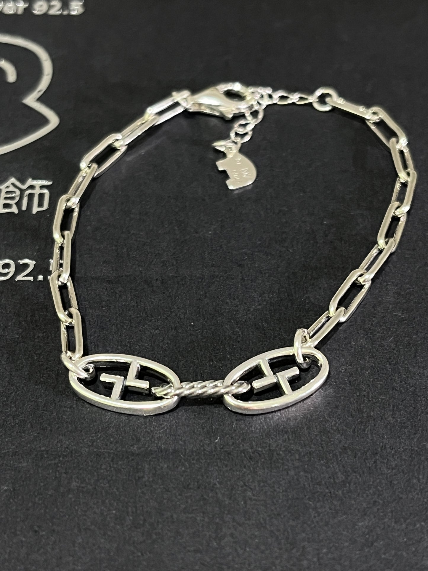 小丞飾
韓國幾何橢圓造型手鏈 $990
17+3公分 #B6010410