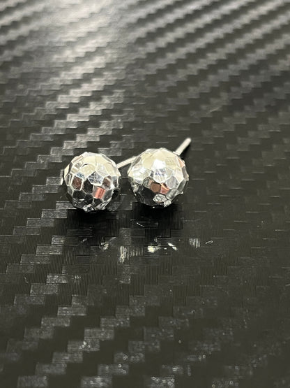 小丞飾 超美！低調又高級！
圓珠碎冰耳釘$490。R601291