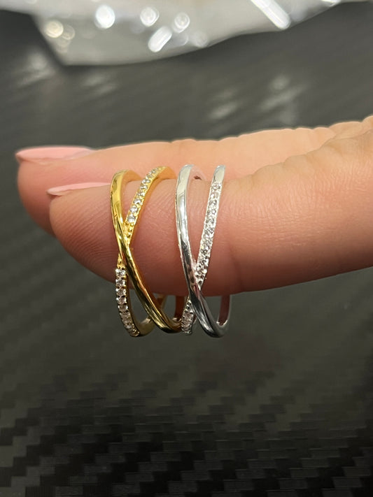 小丞飾
交叉微鑲氣質亮銀戒指
$690
金銀兩色 #R601112