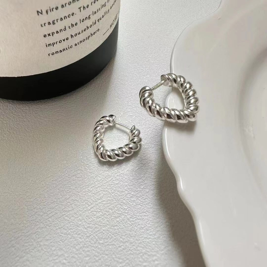 小丞飾 愛心新款S925純銀螺紋愛心耳扣耳釘 小眾設計高級感浪漫心形耳環個性耳飾 $640 #117