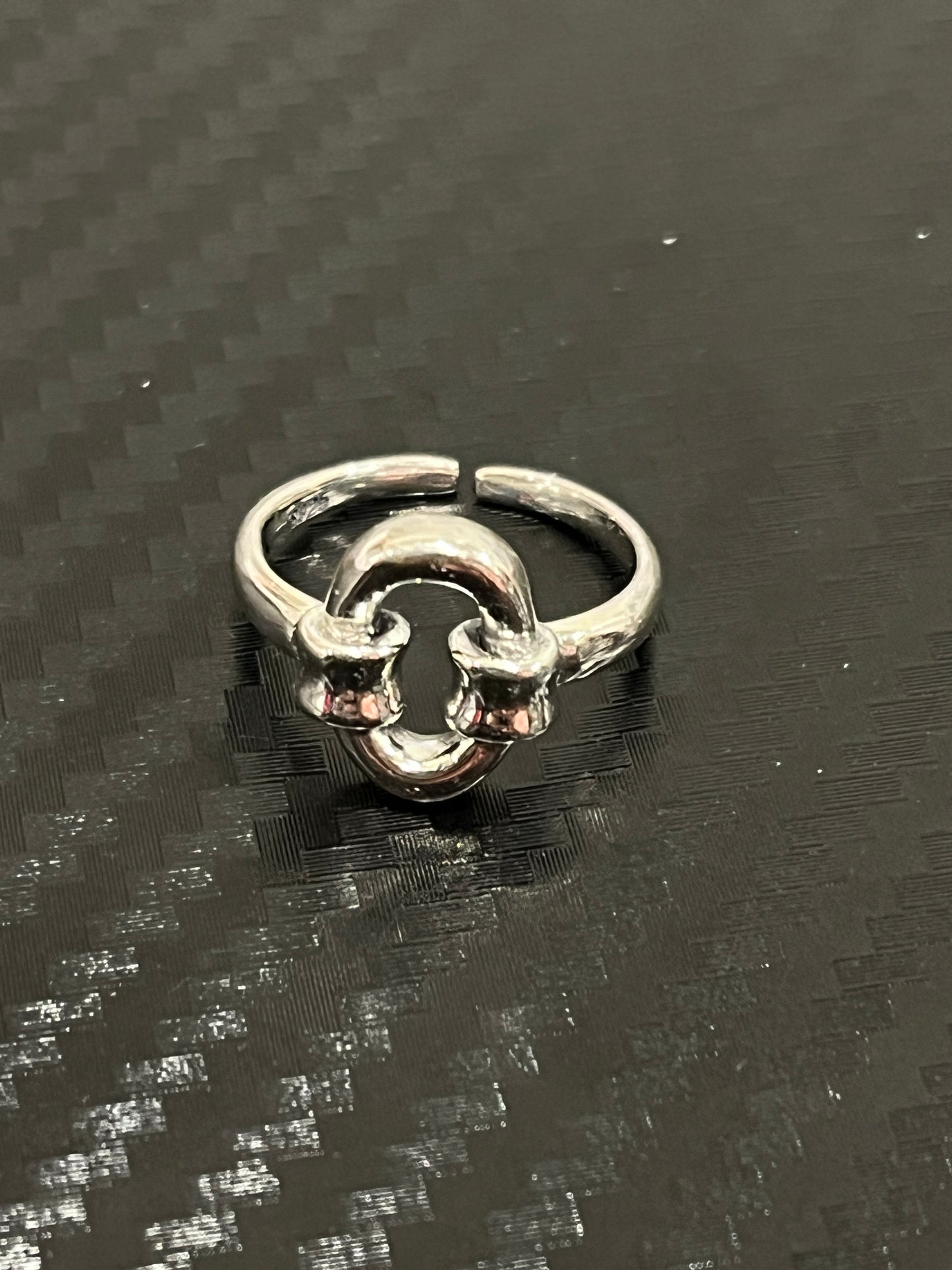 小丞飾
幾何橢圓造型尾戒
$590   R601114