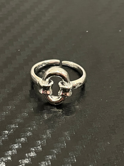 小丞飾
幾何橢圓造型尾戒
$590   R601114