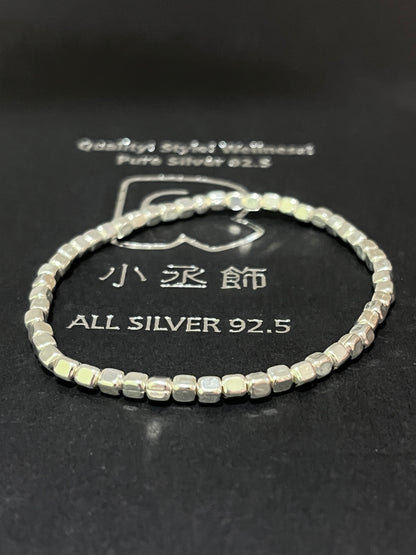 小丞飾
方塊石頭銀塊彈力繩手鏈 
$890 -適合14-17手圍佩戴 #B601043
