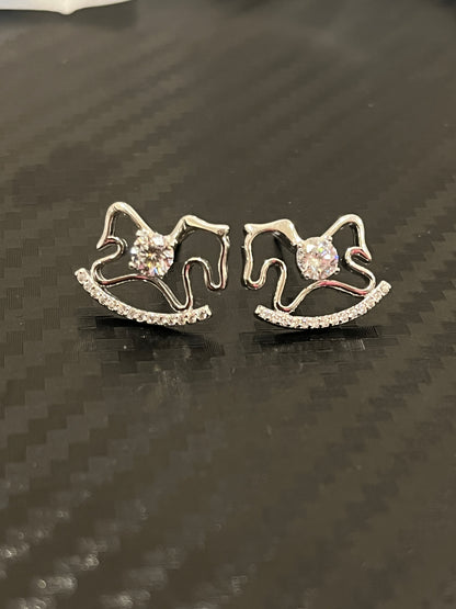 小丞飾-莫桑鑽30分 閃鑽木馬耳環 E6031403