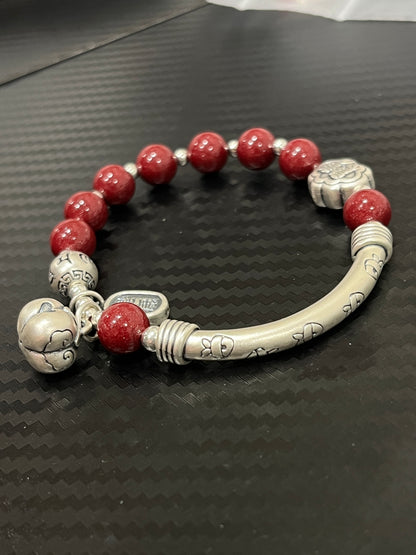 小丞飾
吉繩記事事如意平安健康五福禮物女s925銀飾手鍊朱砂串珠手串 
$1990 彈力繩適合14-17公分手圍 B601112