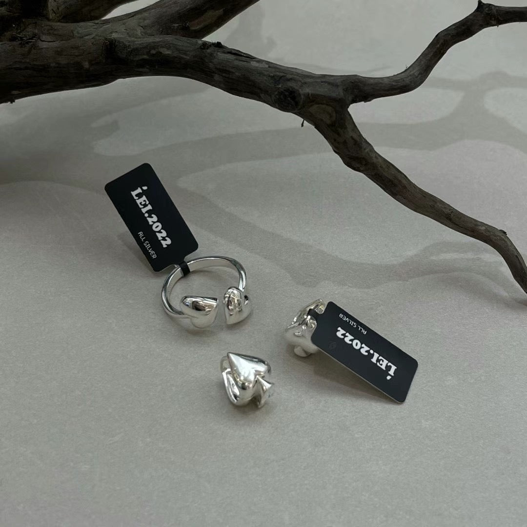 小丞飾 韓國製造
可愛的黑桃心耳扣  #100
$790