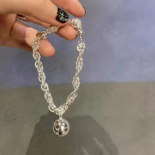 小丞飾
交疊圈圈韓國大銀球重工手鏈 球球13-14mm
$2990 
總長18公分 適合實際手圍14-16公分配戴 #B6010213