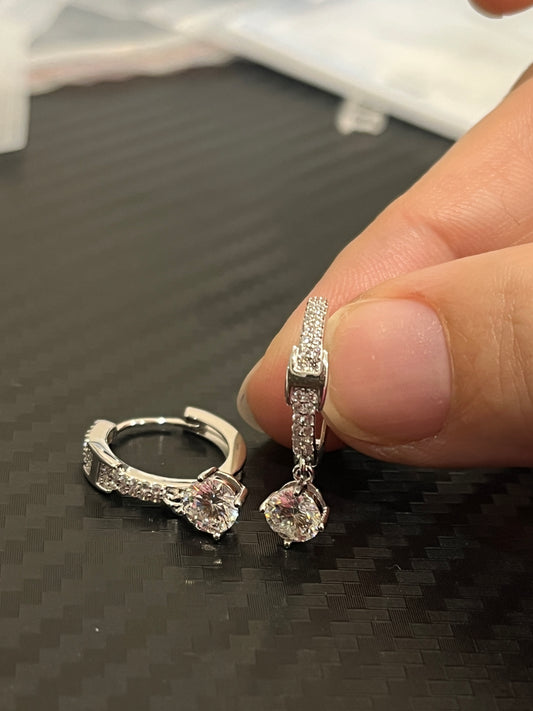 小丞飾-莫桑鑽50分 ，閃閃小圓墜耳扣 E6031405