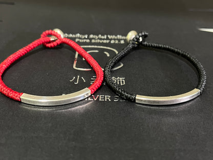 小丞飾
韓國長管圓珠微笑蠟繩
$990 
17公分 適合14-16公分手圍佩戴   B601049