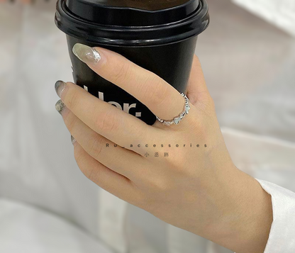 滿滿愛心白貝開口戒 425