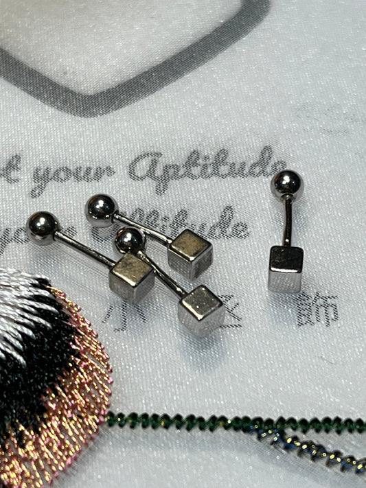 小丞飾 999足銀方塊圓珠轉珠耳環 E603274