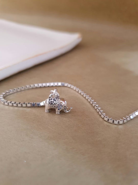 小丞飾 韓國製造 只給喜歡高品味的妳🌺

⚪️超級美 大象🐘盒子手鍊 17公分 $990 # B601239