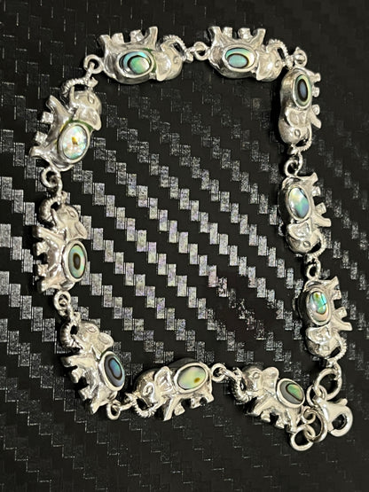 小丞飾 泰國純銀礦石大象手鏈 $1690  大象手鏈男女都適合 ，總長19公分，小手圍可以客製化拿幾顆大象-  #B601025 
藍色藍松石
黑色黑瑪瑙
白色白玉髓 
紅色紅碧玉
七彩鮑魚
綠藍綠松石