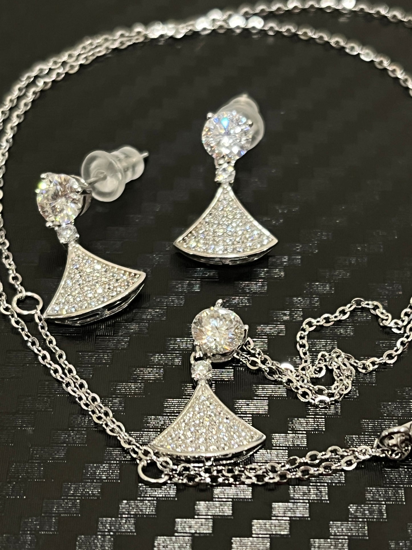 小丞飾-莫桑鑽50分 扇形莫桑項鍊耳環套組 E6031414