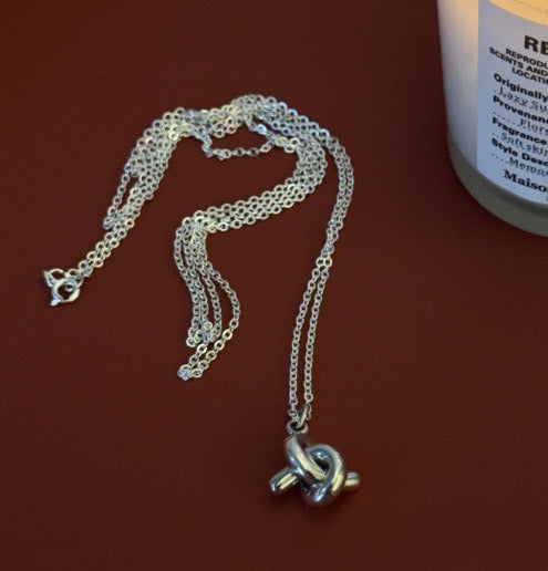 小丞飾
長版重工版扭結項鍊 總長80公分
也可以繞兩圈
$1690 #N601033