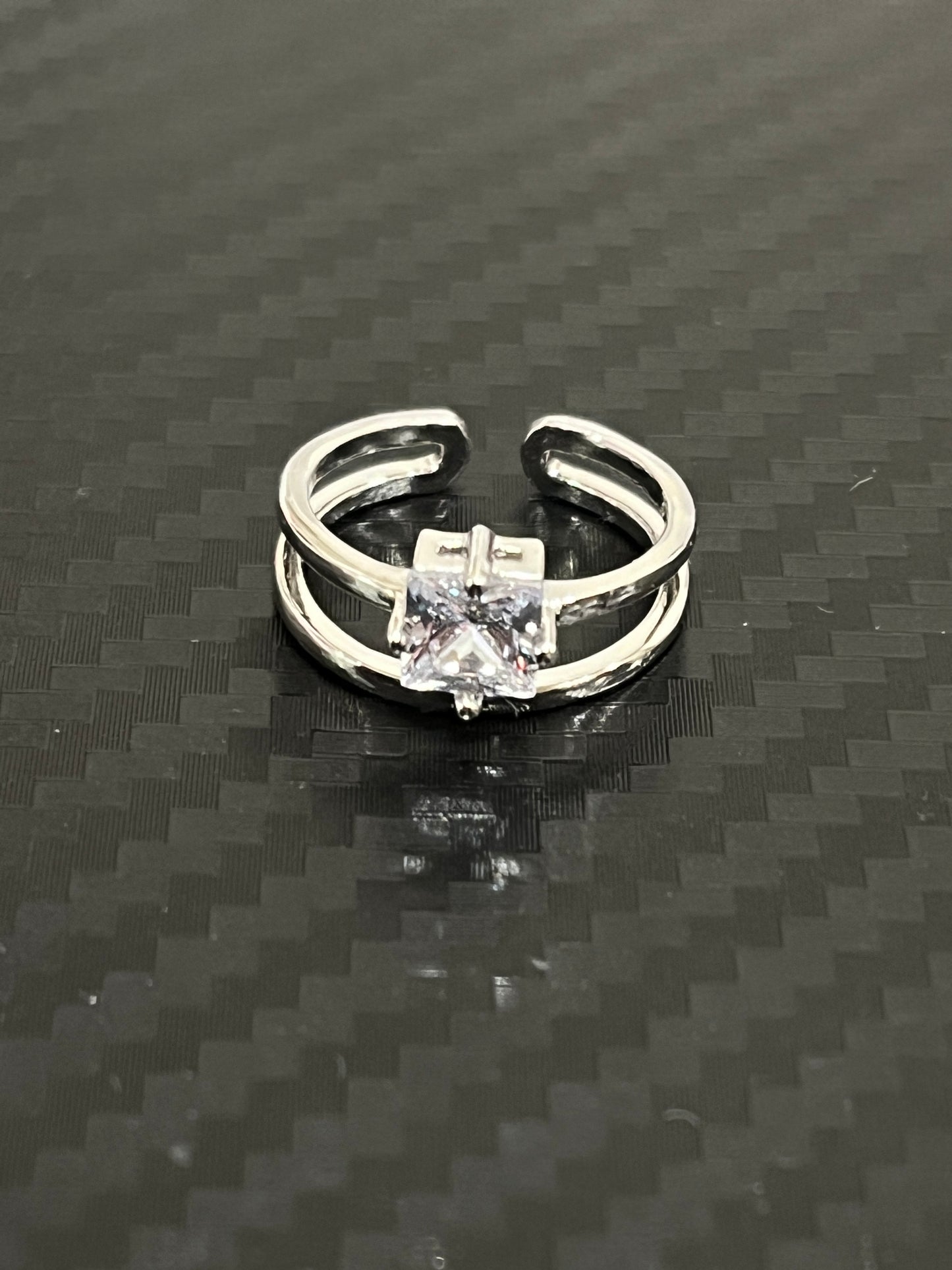 小丞飾
雙層鑲嵌戒指尾戒
$390    #R601111