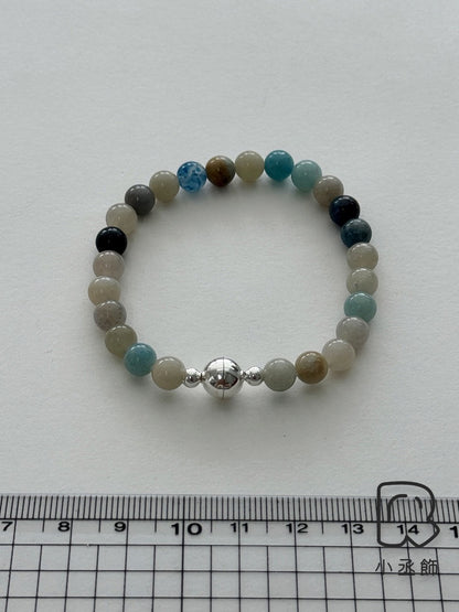 小丞飾 一繫即可扣上，磁鐵設計扣頭一秒上手手鍊上手不卡卡，適合14-17公分手圍❤️ 韓國製造 
透明水晶$690
淺橘月光石$790
多色乳白淺灰水晶海藍寶$890 #B601024