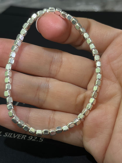 小丞飾
方塊石頭銀塊彈力繩手鏈 
$890 -適合14-17手圍佩戴 #B601043