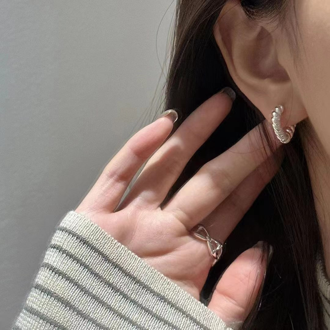 小丞飾 愛心新款S925純銀螺紋愛心耳扣耳釘 小眾設計高級感浪漫心形耳環個性耳飾 $640 #117