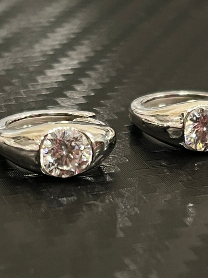 小丞飾-莫桑鑽50分 簡約圓弧百搭莫桑耳扣 內直徑10mm E6031409