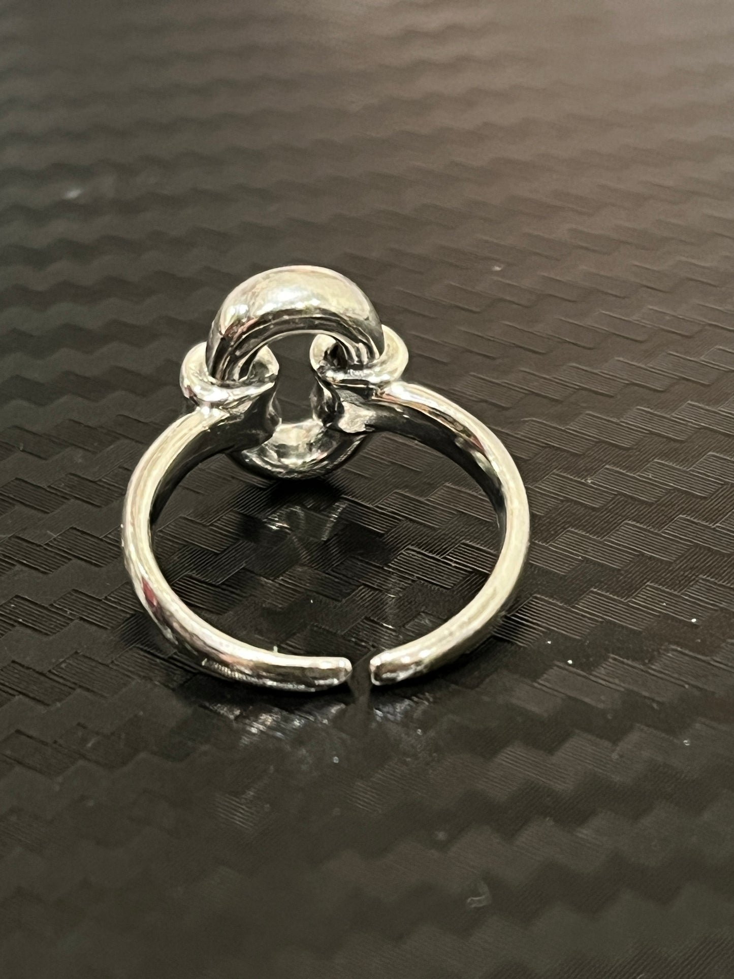 小丞飾
幾何橢圓造型尾戒
$590   R601114