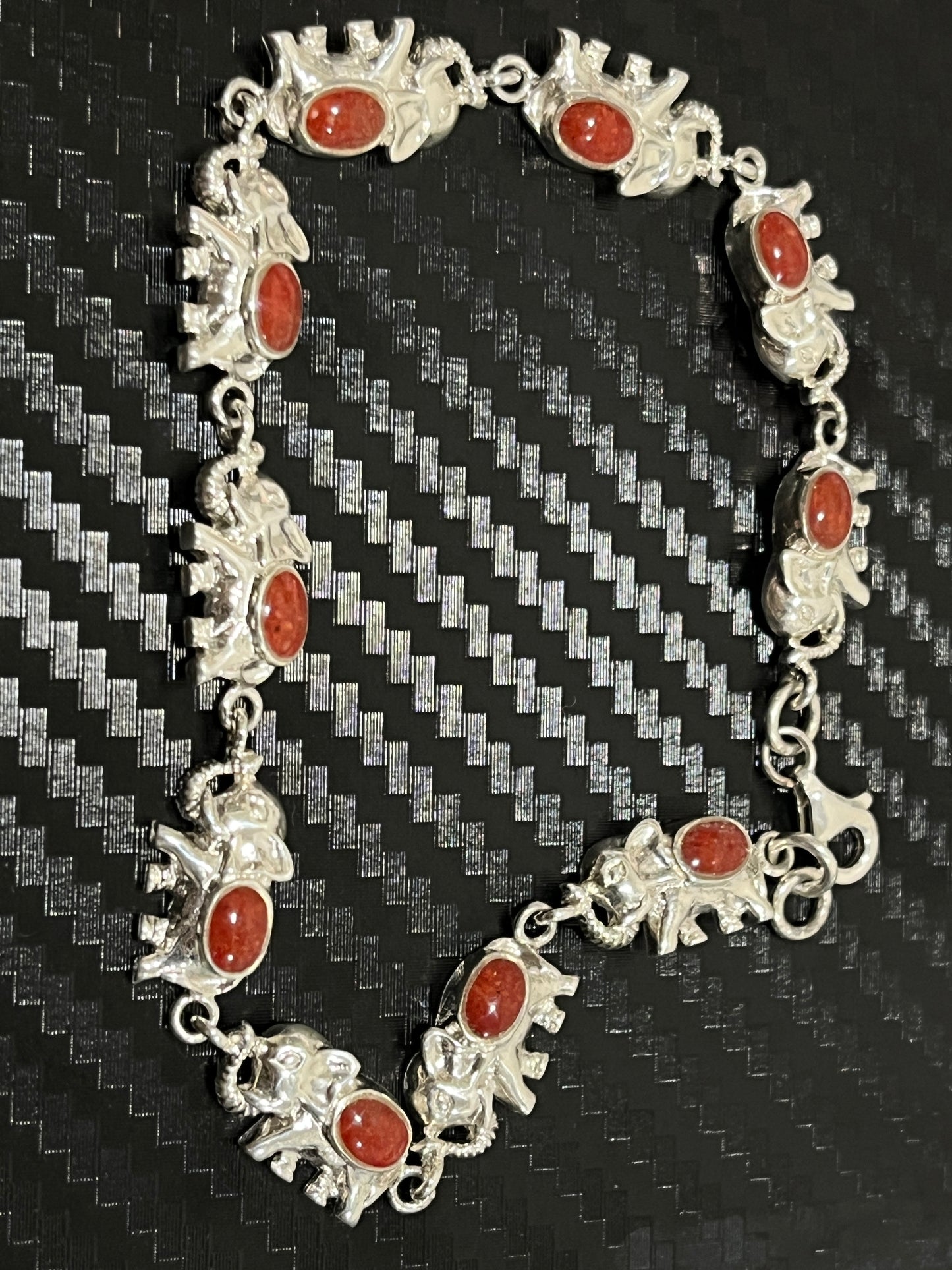 小丞飾 泰國純銀礦石大象手鏈 $1690  大象手鏈男女都適合 ，總長19公分，小手圍可以客製化拿幾顆大象-  #B601025 
藍色藍松石
黑色黑瑪瑙
白色白玉髓 
紅色紅碧玉
七彩鮑魚
綠藍綠松石