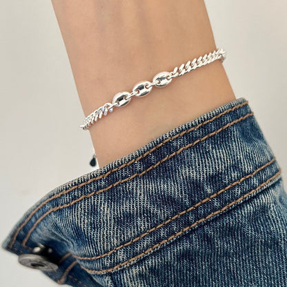 小丞飾
韓國南大門設計師款s925純銀重工豬鼻子手鍊小眾時髦博主同款手鍊 $990。#B601046