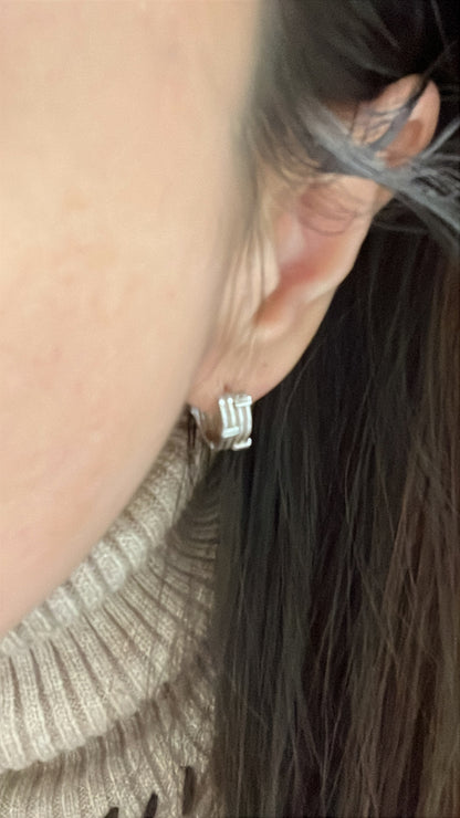 小丞飾
個性造型線條耳扣 內圈10mm
$490 #R601023