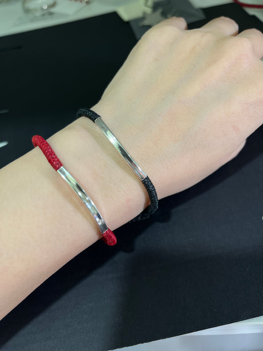 小丞飾
韓國長管圓珠微笑蠟繩
$990 
17公分 適合14-16公分手圍佩戴   B601049